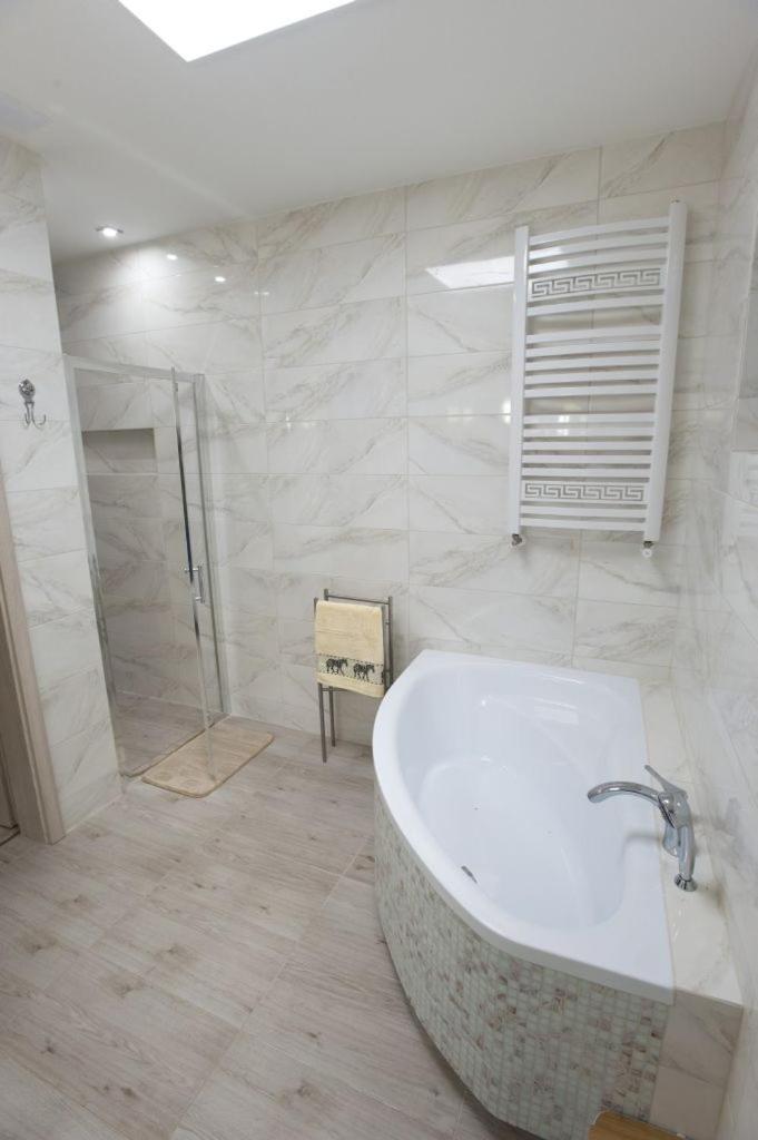 Apartamenty Pod Fortami Przemysl Exterior photo